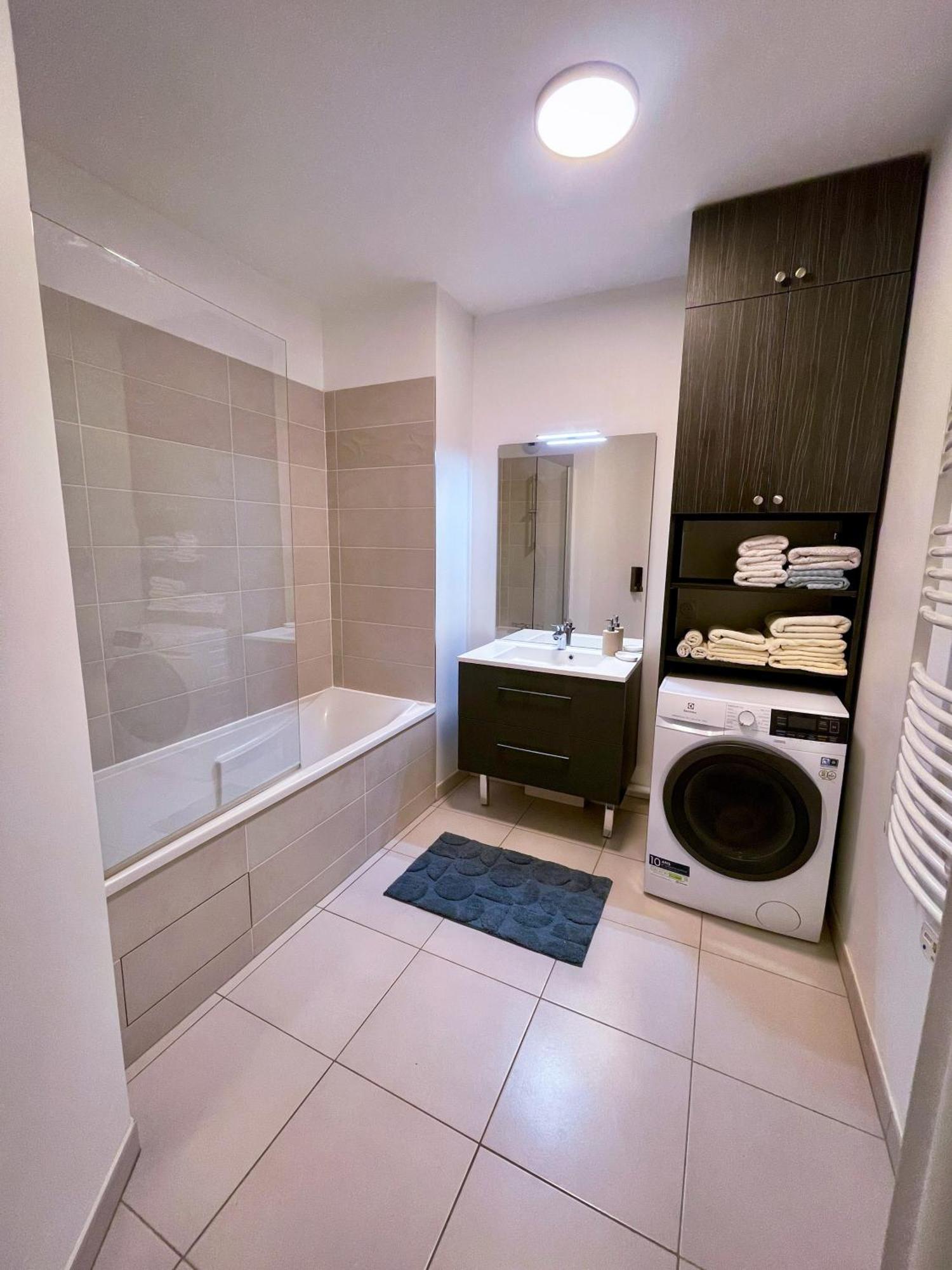 Grand Appartement กลีชี ภายนอก รูปภาพ